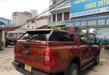 Nắp thùng cao có đèn Ford Ranger Monde tạo điểm nhấn khác biệt cho dòng bán tải mạnh mẽ